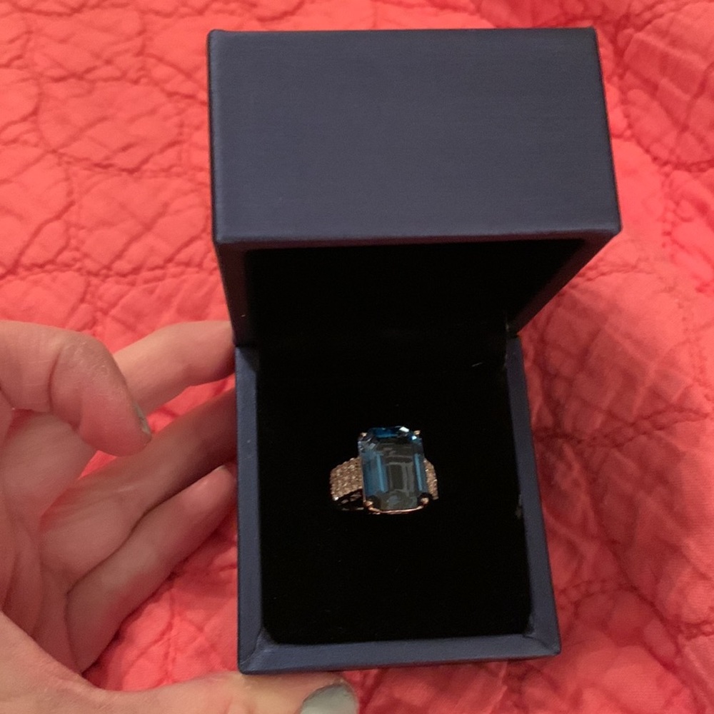 🎉EXQUISITE 💙SZ 6 GORGEOUS GENUINE LONDON BLUE TOPAZ/WHITE TOPAZ!
Platinum/Silver - Picture 8 of 13